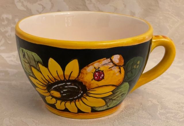 Breakfast cup D11.5 h7 Sunflower&fruit on black background
