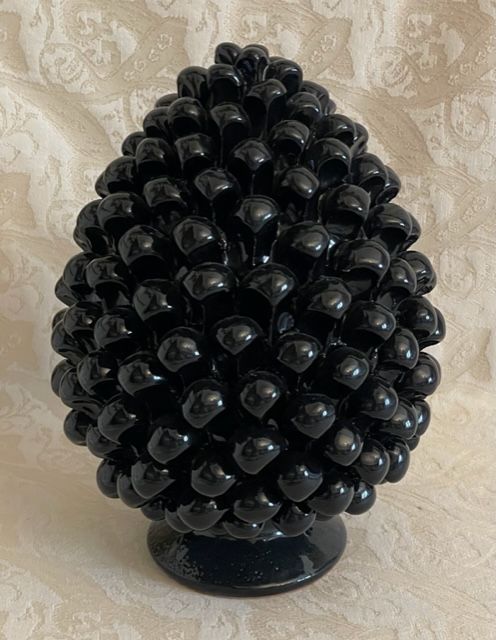 Pine cone h25 black