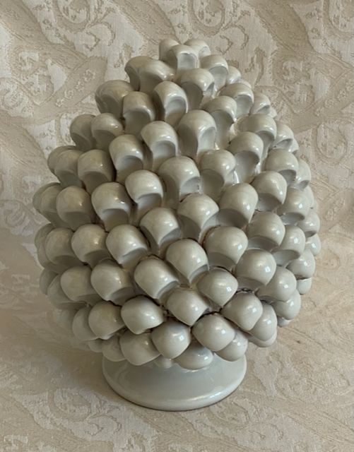 Pine cone h20 light gray